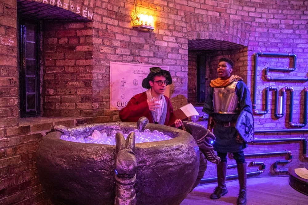the knight and the alchemist during the escape game