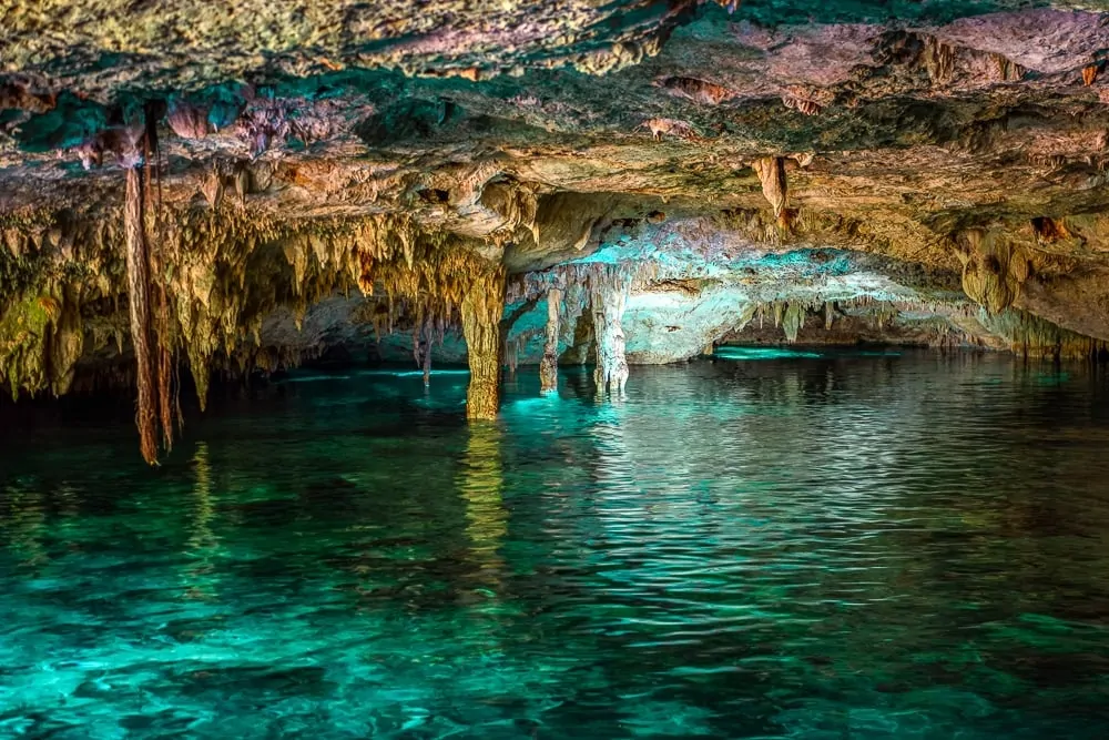 cenote dos ojos tulum mexico