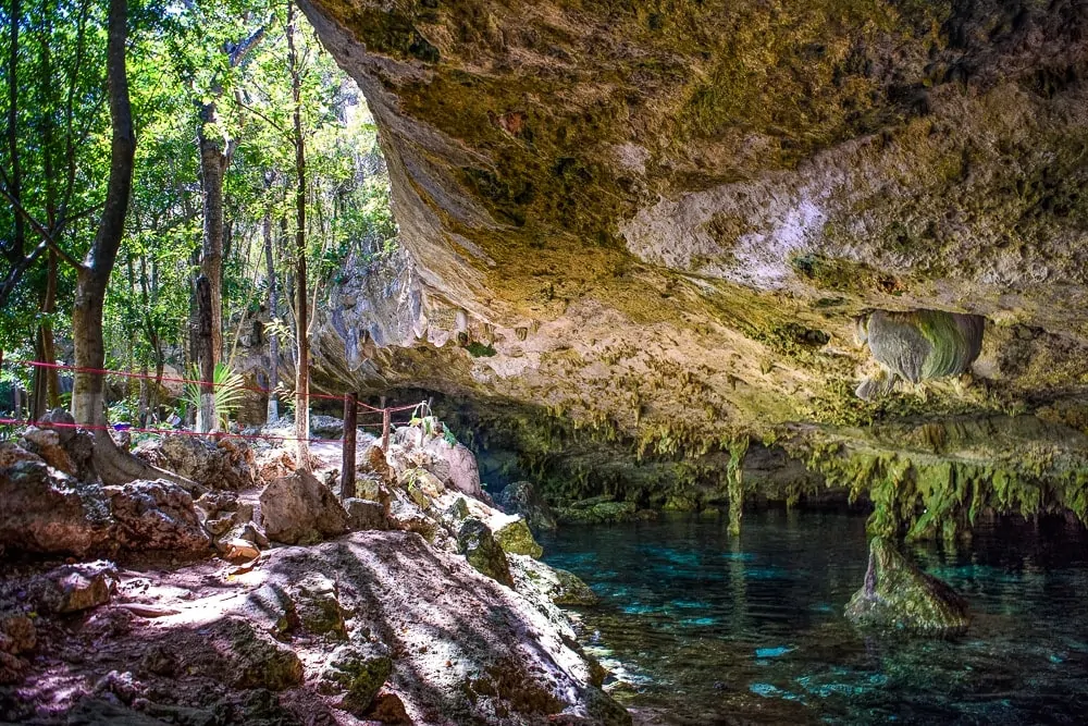 Cenote dos Ojos